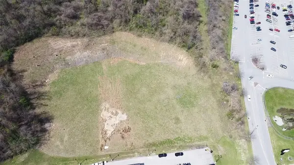 - Morrell Avenue, Connellsville, PA 15425