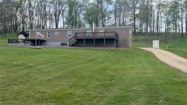 203 Colvin Rd, Greensboro, PA 15338