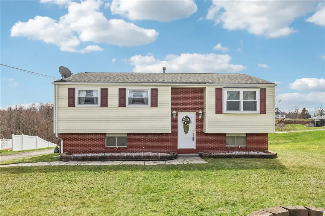 1413 Lexington Dr, New Brighton, PA 15066 - #1