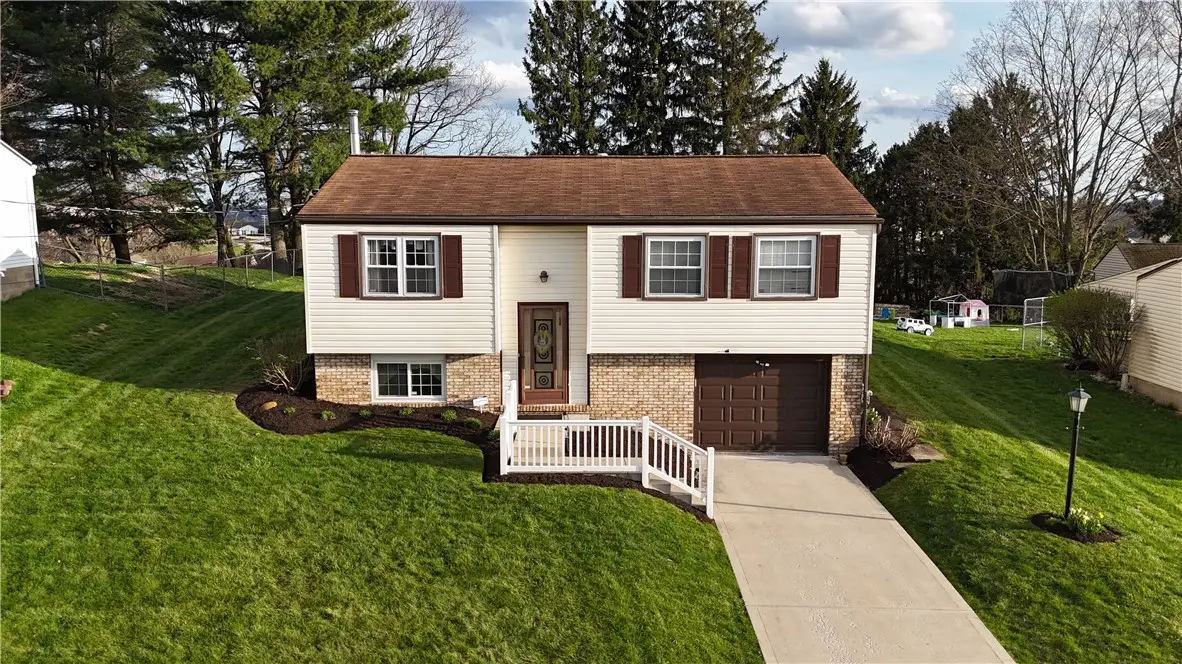 155 Connie Park Dr, Kennedy, PA 15136 - #1