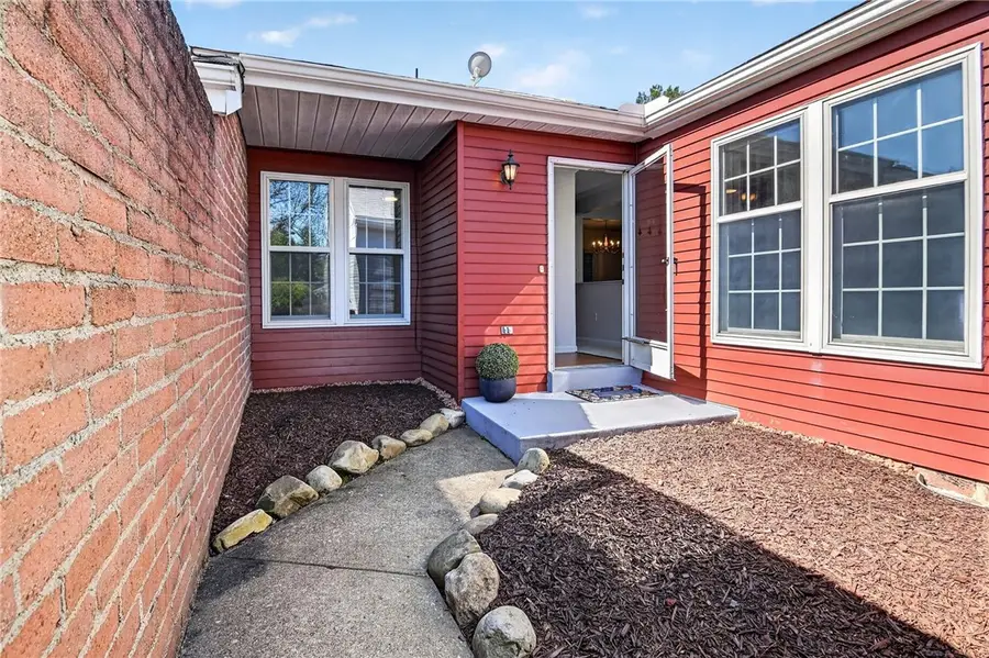 142 Roscommon Place, Canonsburg, PA 15317 - #3