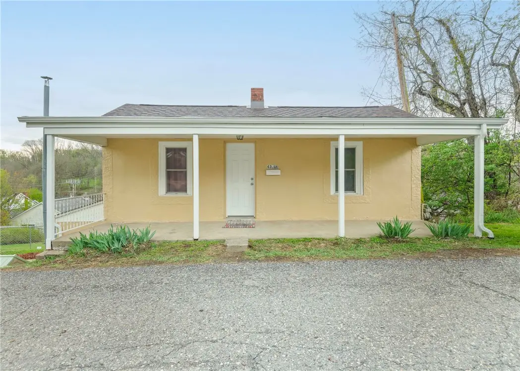 430 1/2 Glass Alley, Houston, PA 15342 - #1