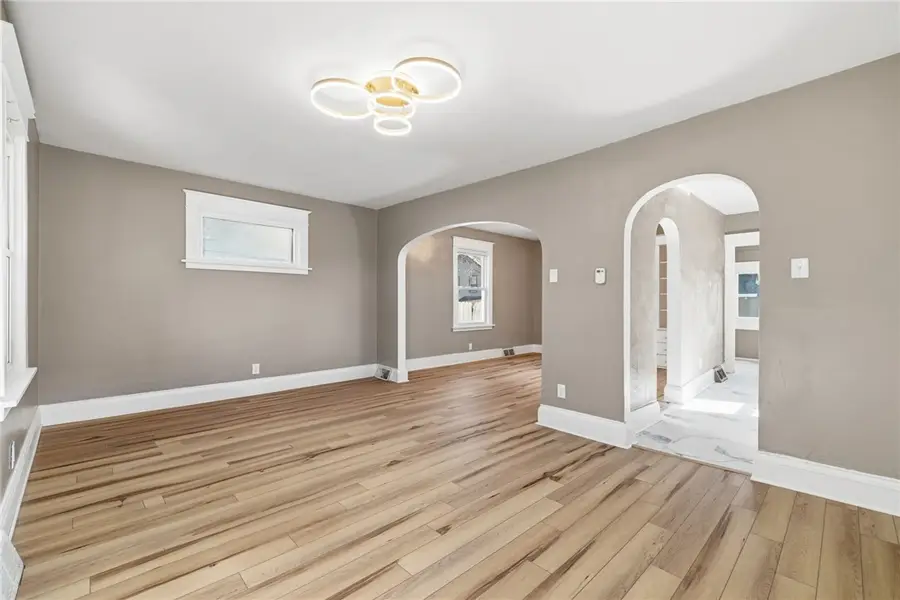 7 W Edison Avenue, New Castle, PA 16105 - #3