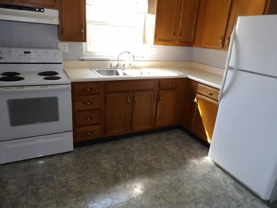 1821 W 8th St, Beaver Falls, PA 15010 - #2