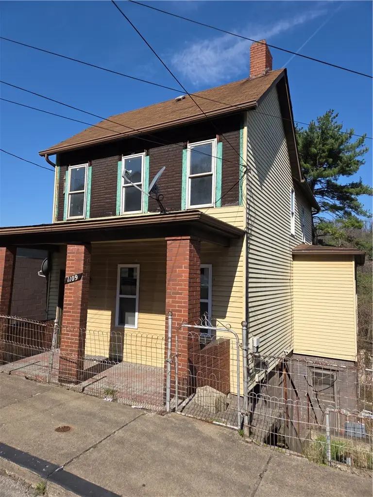 1109 Jones Ave, Braddock, PA 15104 - #1