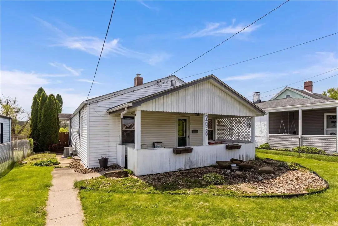 298 Liberty St, Bridgeville, PA 15017 - #1