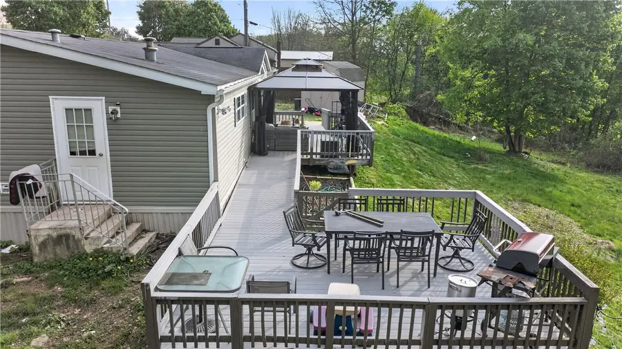 3942 Utah Ct, Export, PA 15632 - #2