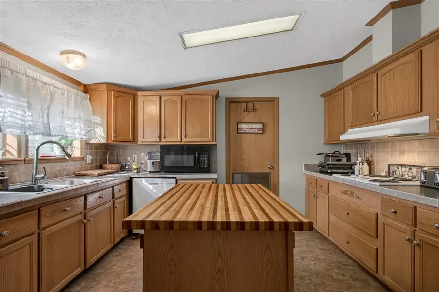 3942 Utah Ct, Export, PA 15632 - #3