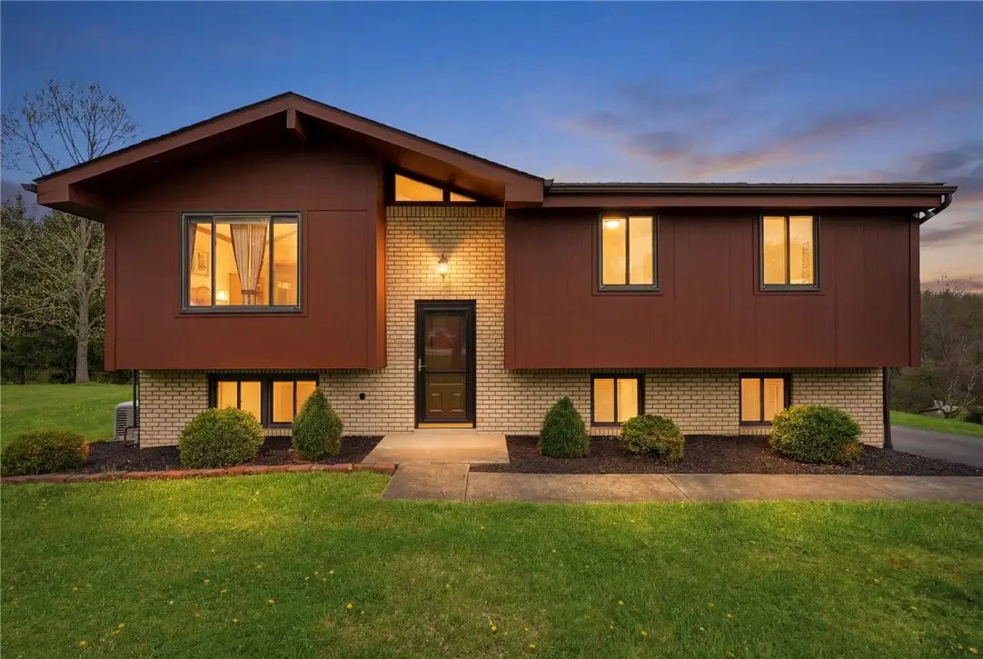 4972 Field Acres Dr, Gibsonia, PA 15044 - #1