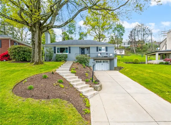 1090 Lakemont Dr, Pittsburgh, PA 15243