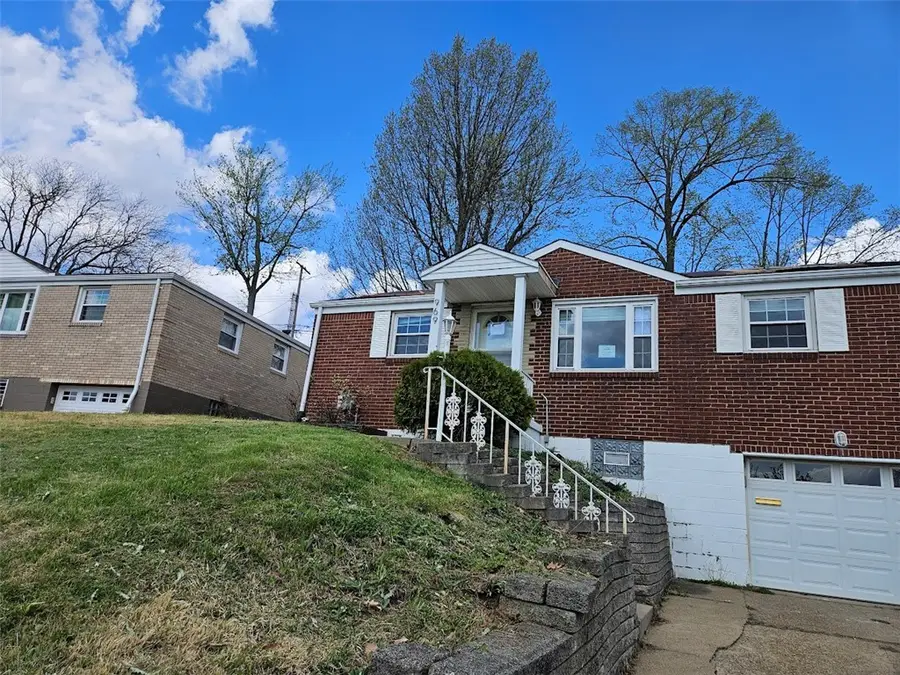 969 Kirsopp Ave, Pittsburgh, PA 15220 - #2