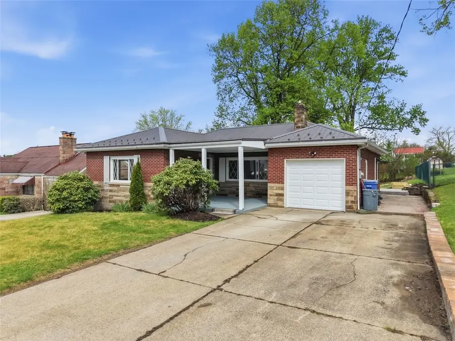 2745 Van Buren Dr, New Kensington, PA 15068 - #2