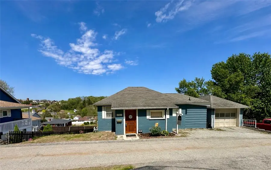 2333 Long St, Greensburg, PA 15601 - #3