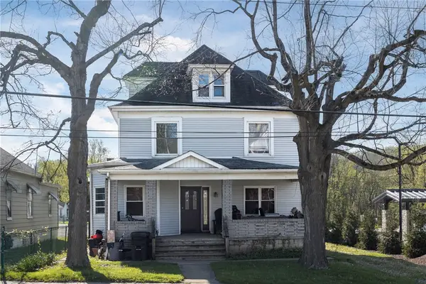 524 W Pike St, Meadowlands, PA 15347