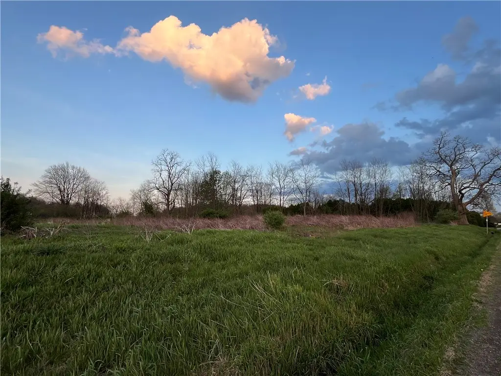 1748 Mercer Rd, Fredonia, PA 16124 - #1