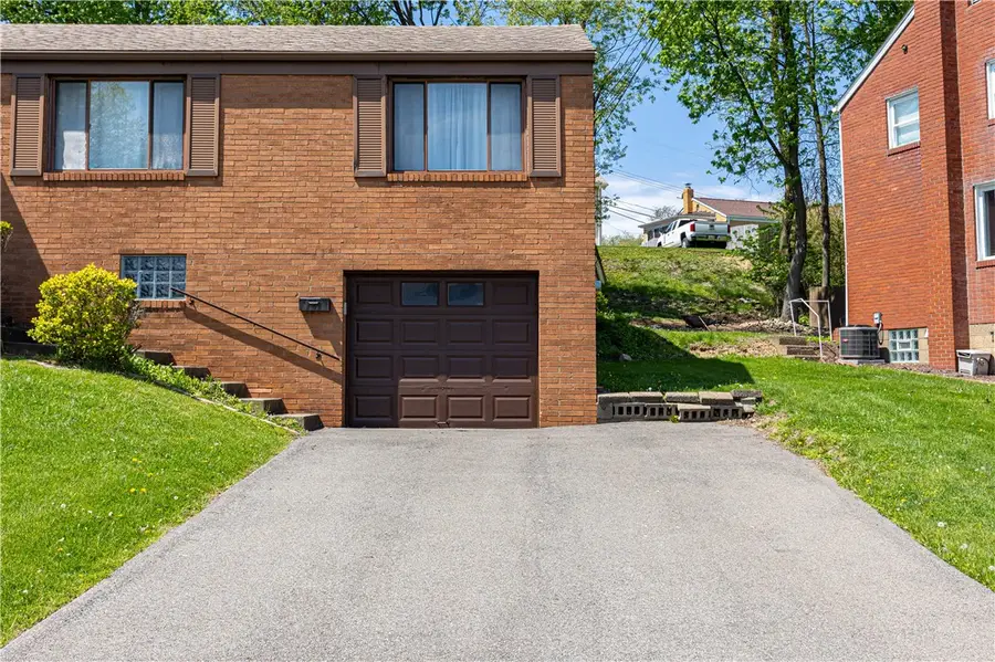 1334 Overdale Dr, Homestead, PA 15120 - #2