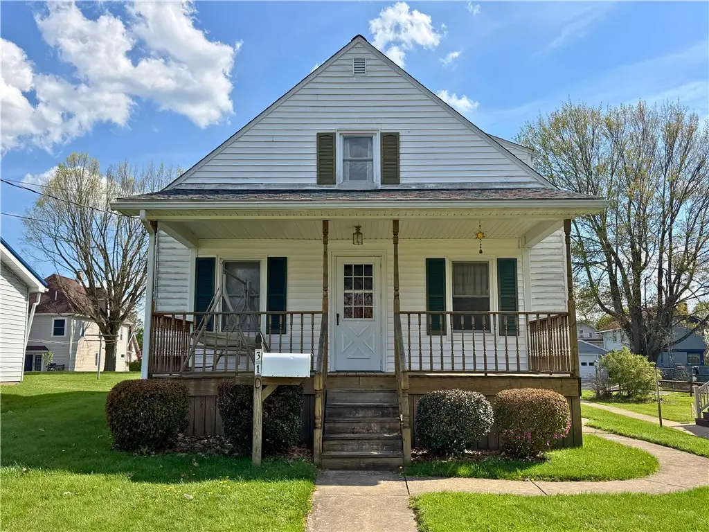 310 Oakland Ave, Grove City, PA 16127 - #1