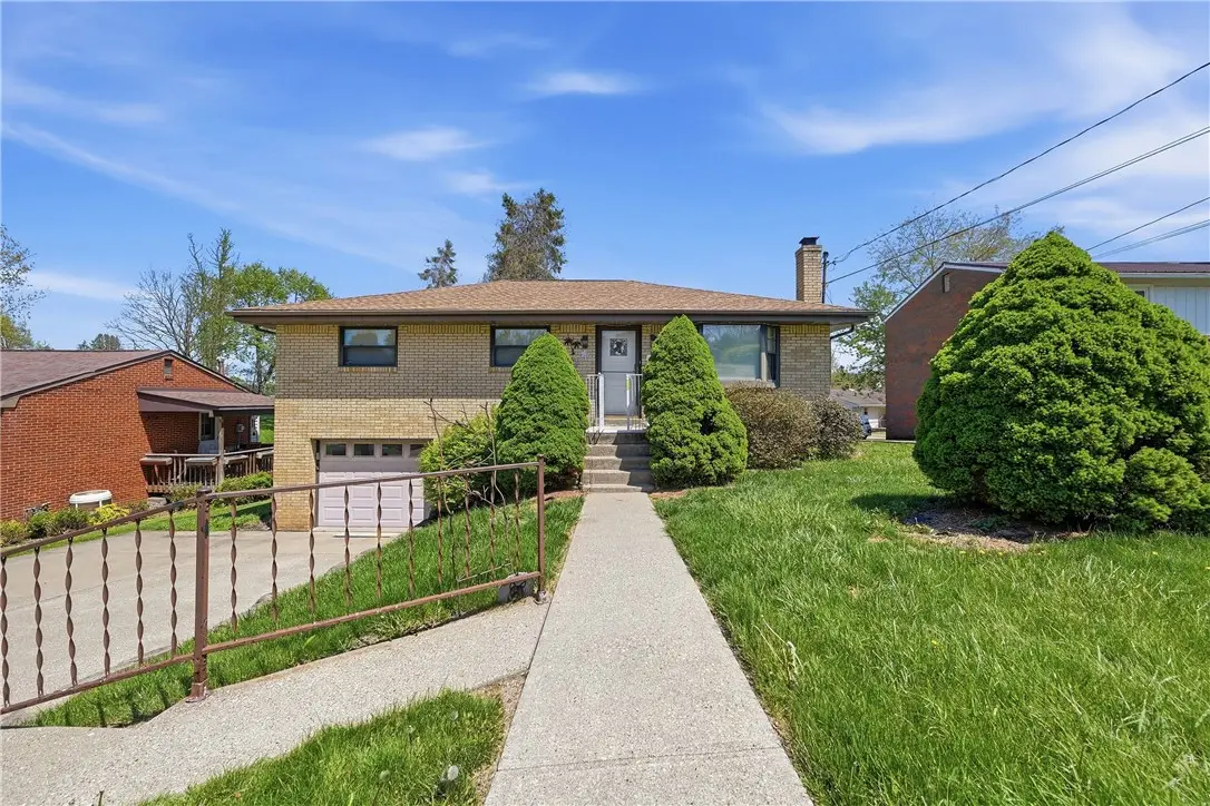 105 Mayer Dr, Oakdale, PA 15071 - #1