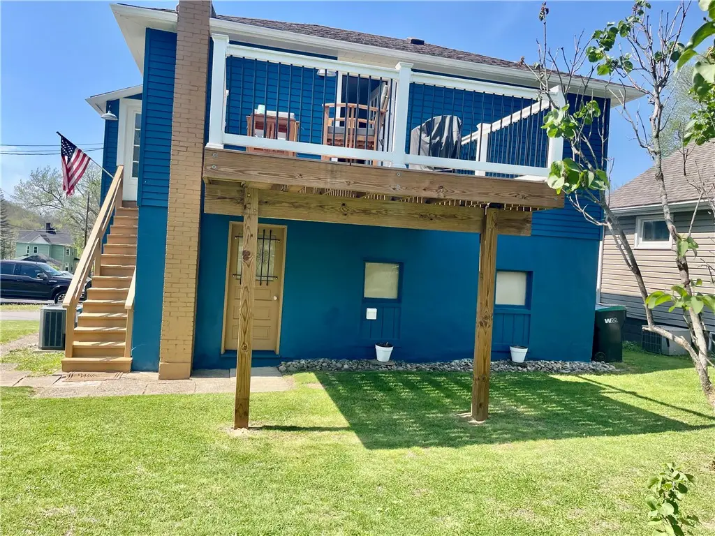 3 Kerr St, Burgettstown, PA 15021 - #1