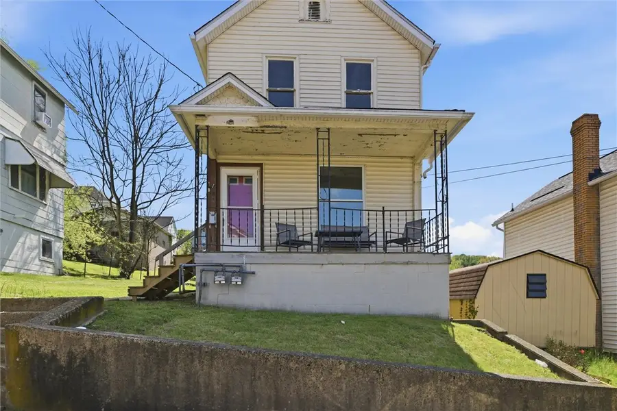 205 Lowell St, Vandergrift, PA 15690 - #2