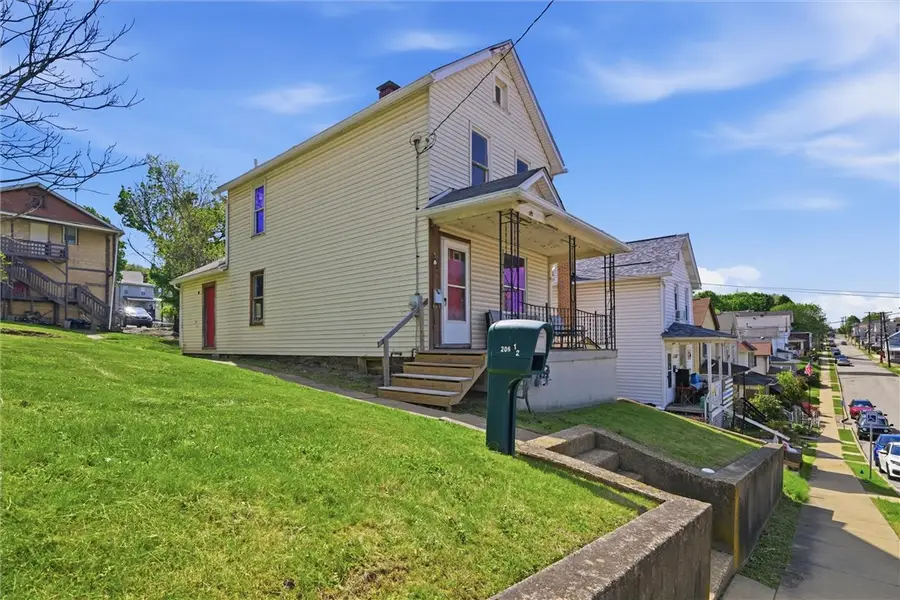 205 Lowell St, Vandergrift, PA 15690 - #3