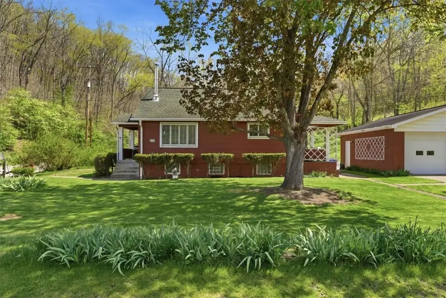 2038 Hookstown Grade Rd, Clinton, PA 15026 - #2