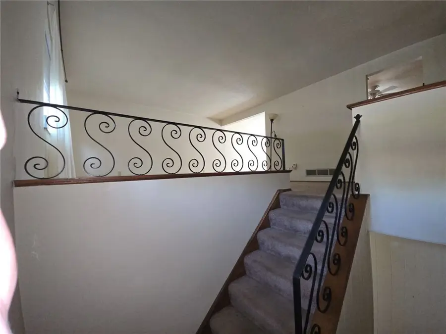 103 Castle Dr, West Mifflin, PA 15122 - #2