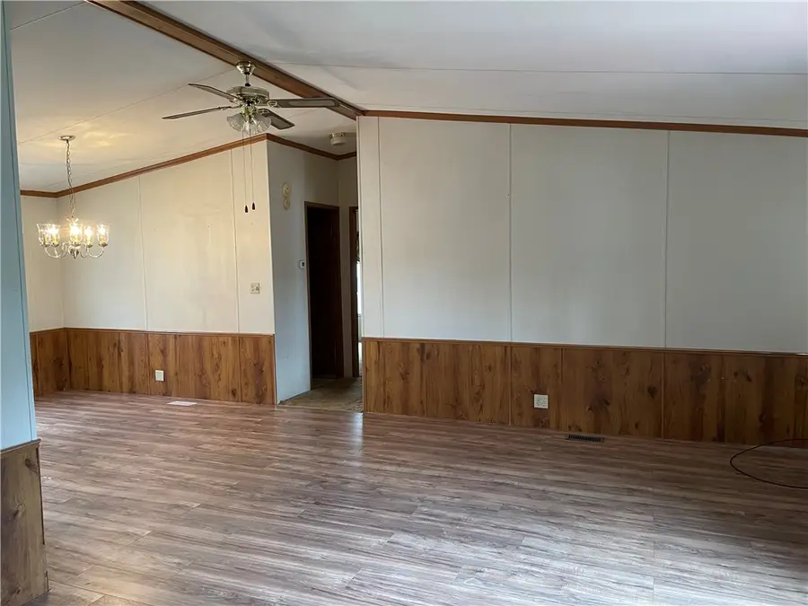 32 Oakview Dr, Beaver Falls, PA 15010 - #2