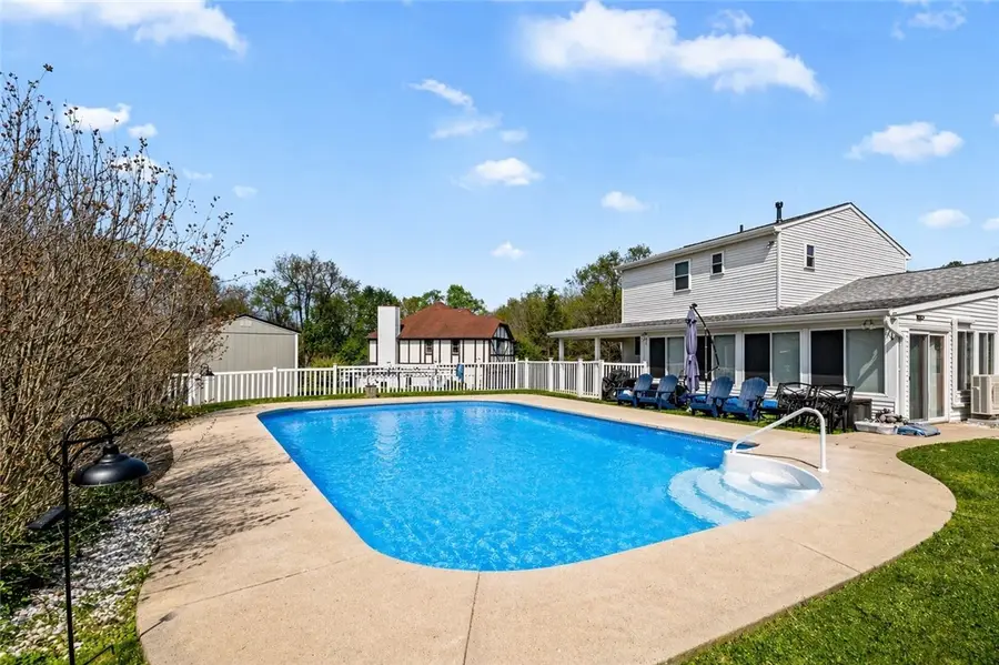 248 Sycamore Ridge Dr, Springdale, PA 15144 - #2