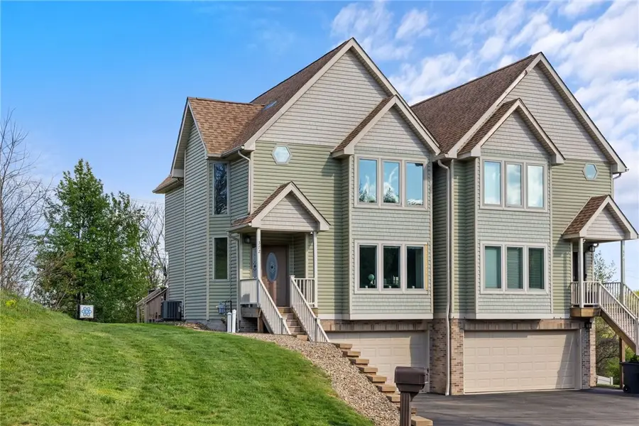 372 Cherokee Dr, Beaver Falls, PA 15010 - #2