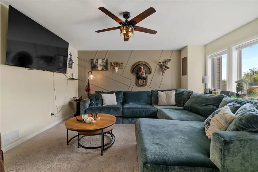 372 Cherokee Dr, Beaver Falls, PA 15010 - #3