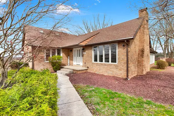125 Ray Dr, Rostraver Twp, PA 15012