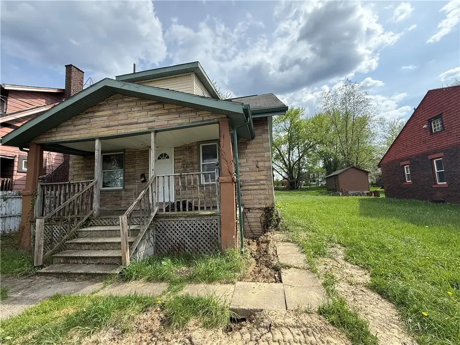 1015 Washington St, Farrell, PA 16121 - #2