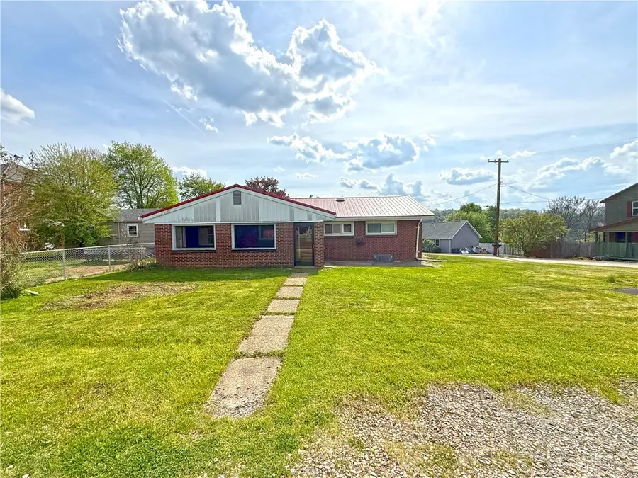 133 Beale Ave, Leechburg, PA 15656 - #2