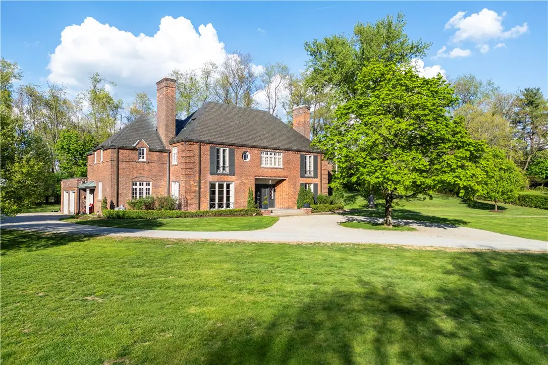 470 Fairview Rd, Pittsburgh, PA 15238 - #1