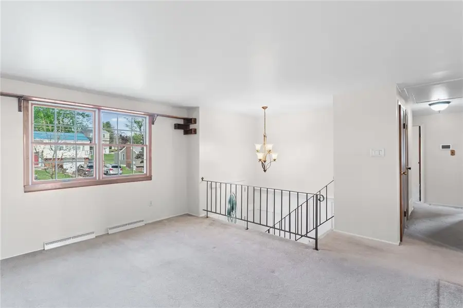 213 Winslow Dr, Oakdale, PA 15071 - #3