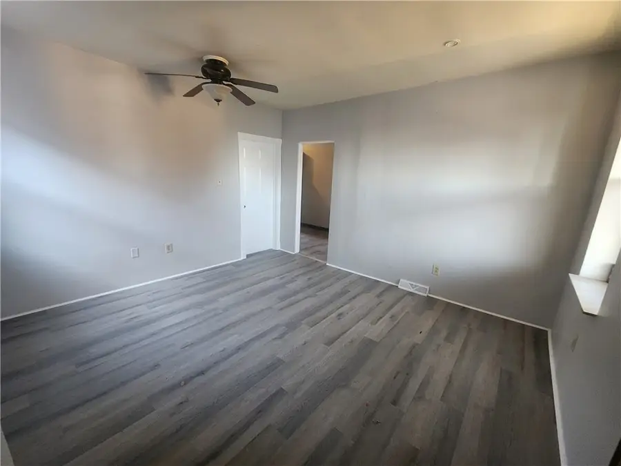 306 Campbell St, McKees Rocks, PA 15136 - #2