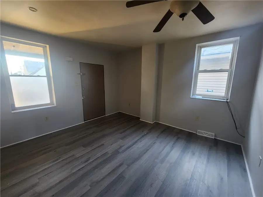 306 Campbell St, McKees Rocks, PA 15136 - #3