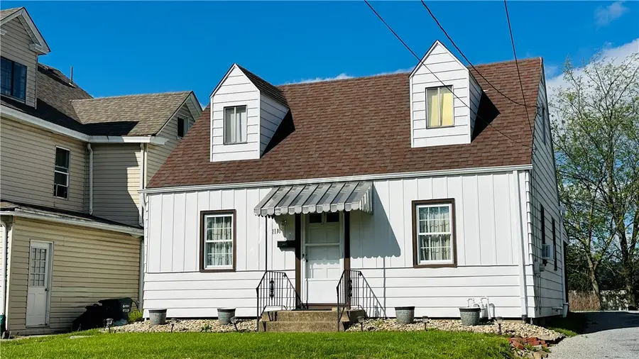1116 Idaho Ave, Natrona Heights, PA 15065 - #2
