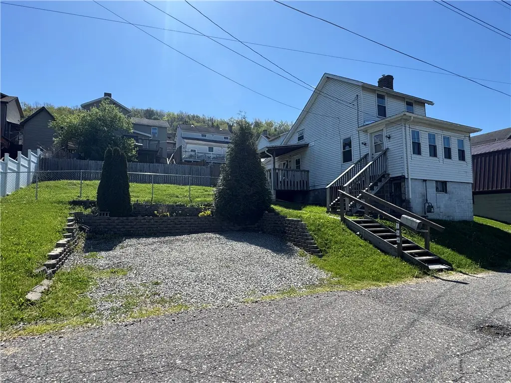 164 N 1st St, West Newton, PA 15089 - #1