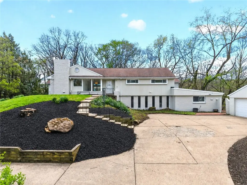 1700 Village Rd, Glenshaw, PA 15116 - #1