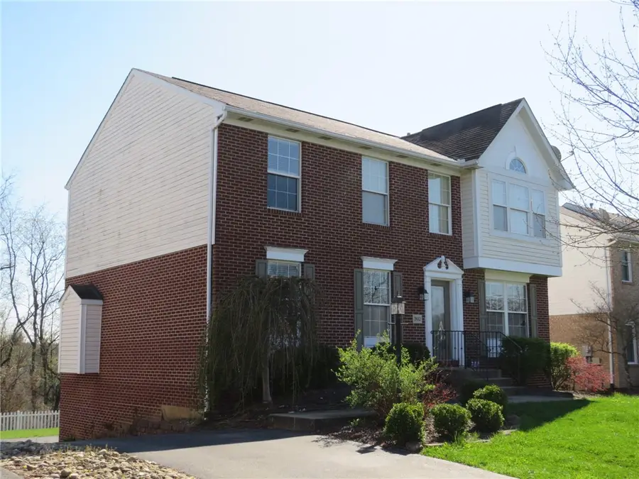 392 Pine Ridge Dr, Venetia, PA 15367 - #2