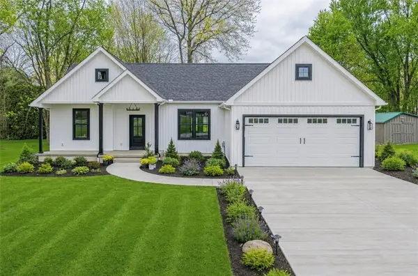 3154 Spiker Ln, New Castle, PA 16105