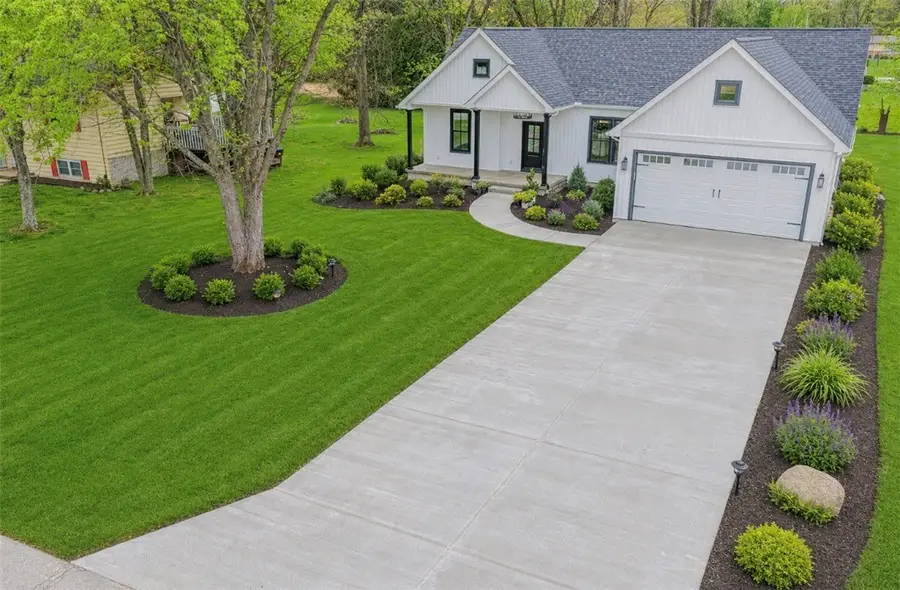 3154 Spiker Ln, New Castle, PA 16105 - #2