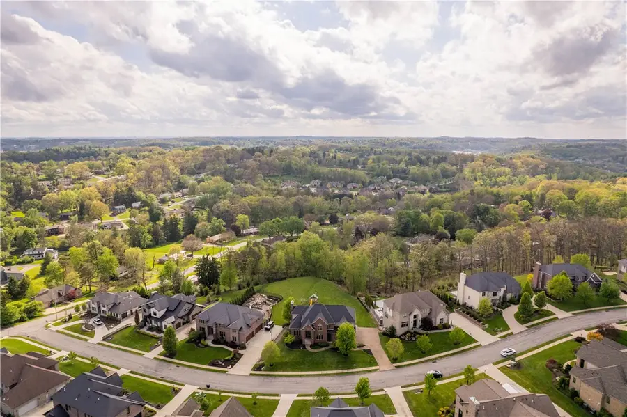 9807 Sumner Dr, Allison Park, PA 15101 - #2
