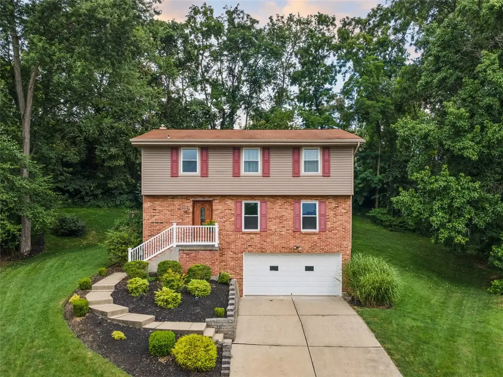 1105 Rial Dr, Bethel Park, PA 15102 - #1