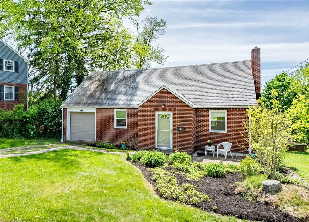 19 Locust Lane, Upper Saint Clair, PA 15241 - #1
