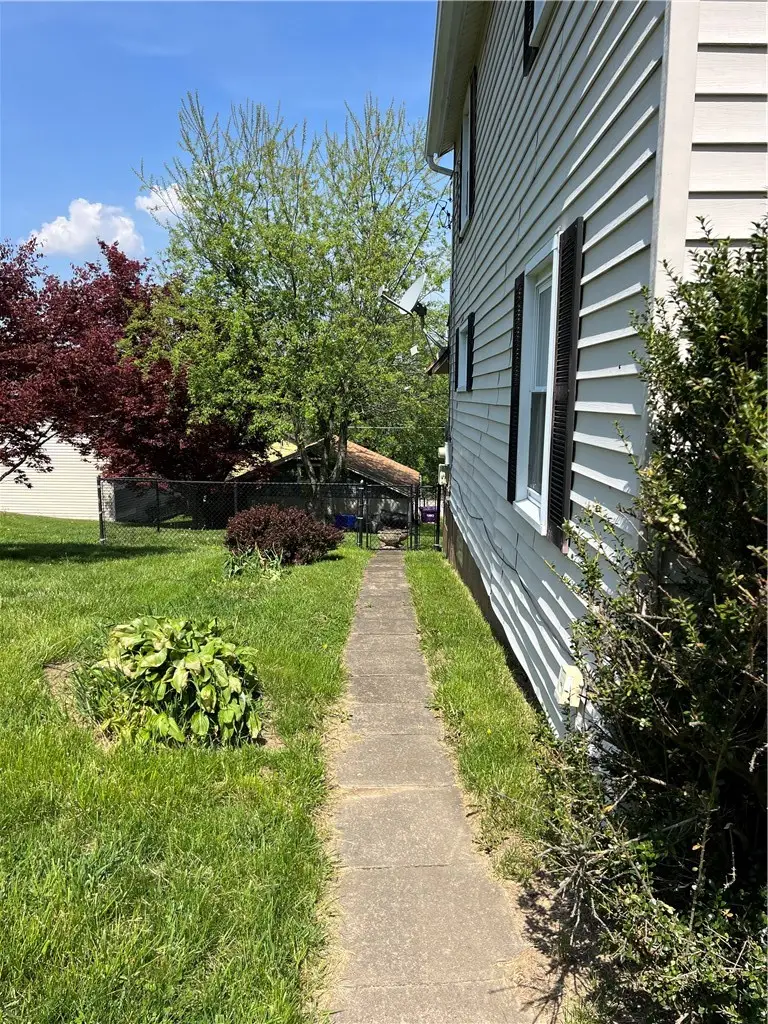 9155 Maple St, Pittsburgh, PA 15239 - #2