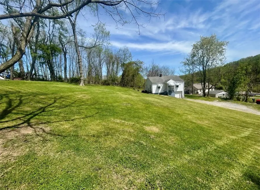 1133 Venetia Rd, Eighty Four, PA 15330 - #3
