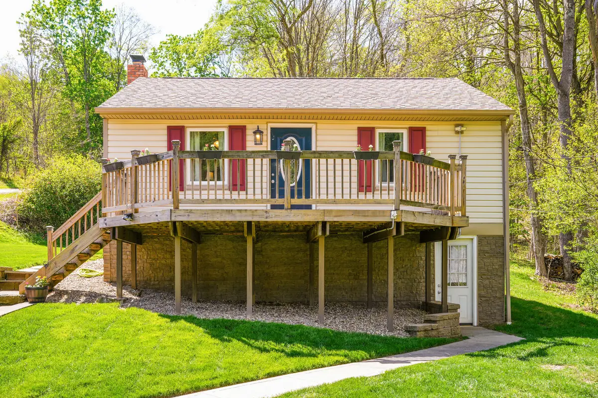 Address Withheld By Seller, Coraopolis, PA 15108 - #1